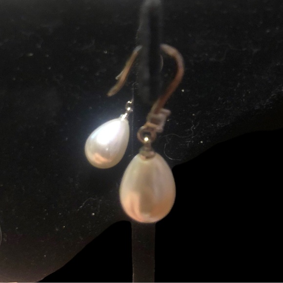 Sterling silver pearl teardrop earrings - Picture 5 of 7